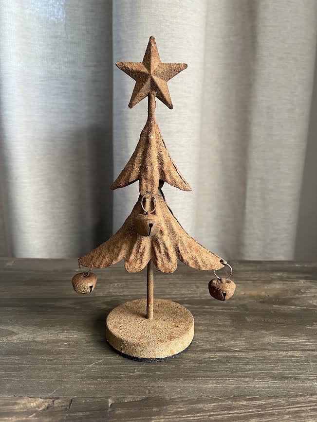 Roest kerstboompje met belletjes