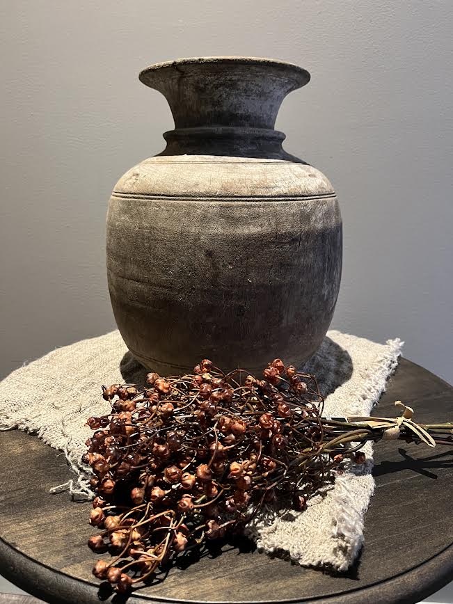 Nepalese houten pot hoog