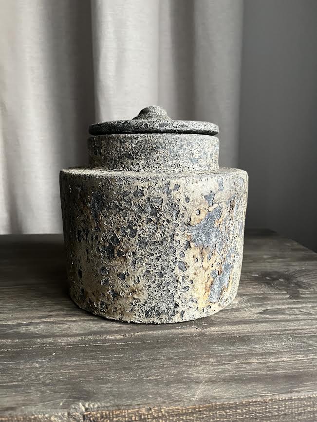 Stenen Mosh pot met deksel
