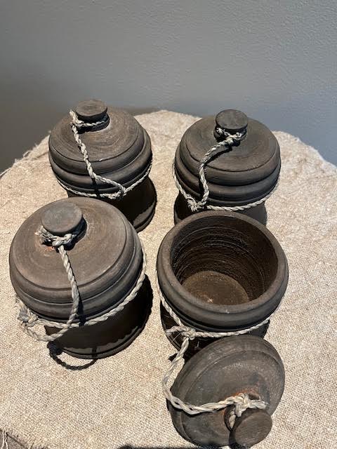 Kleine houten pot met touw XXS