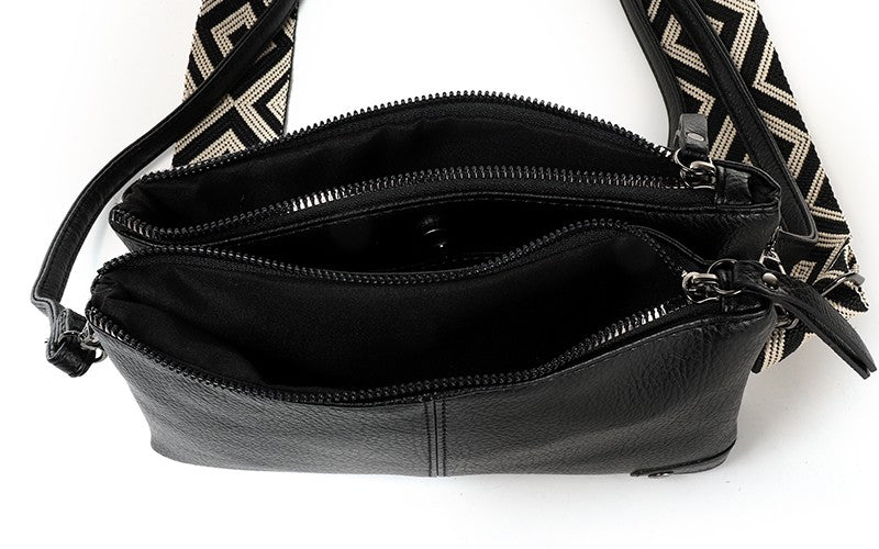 Black Castel schoudertasje / crossbody