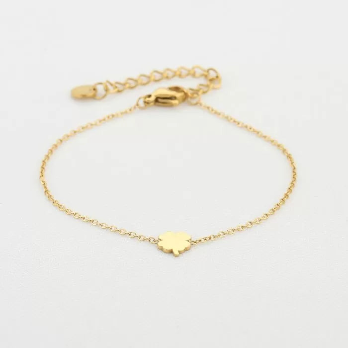Minimalistische armband klavertje goud