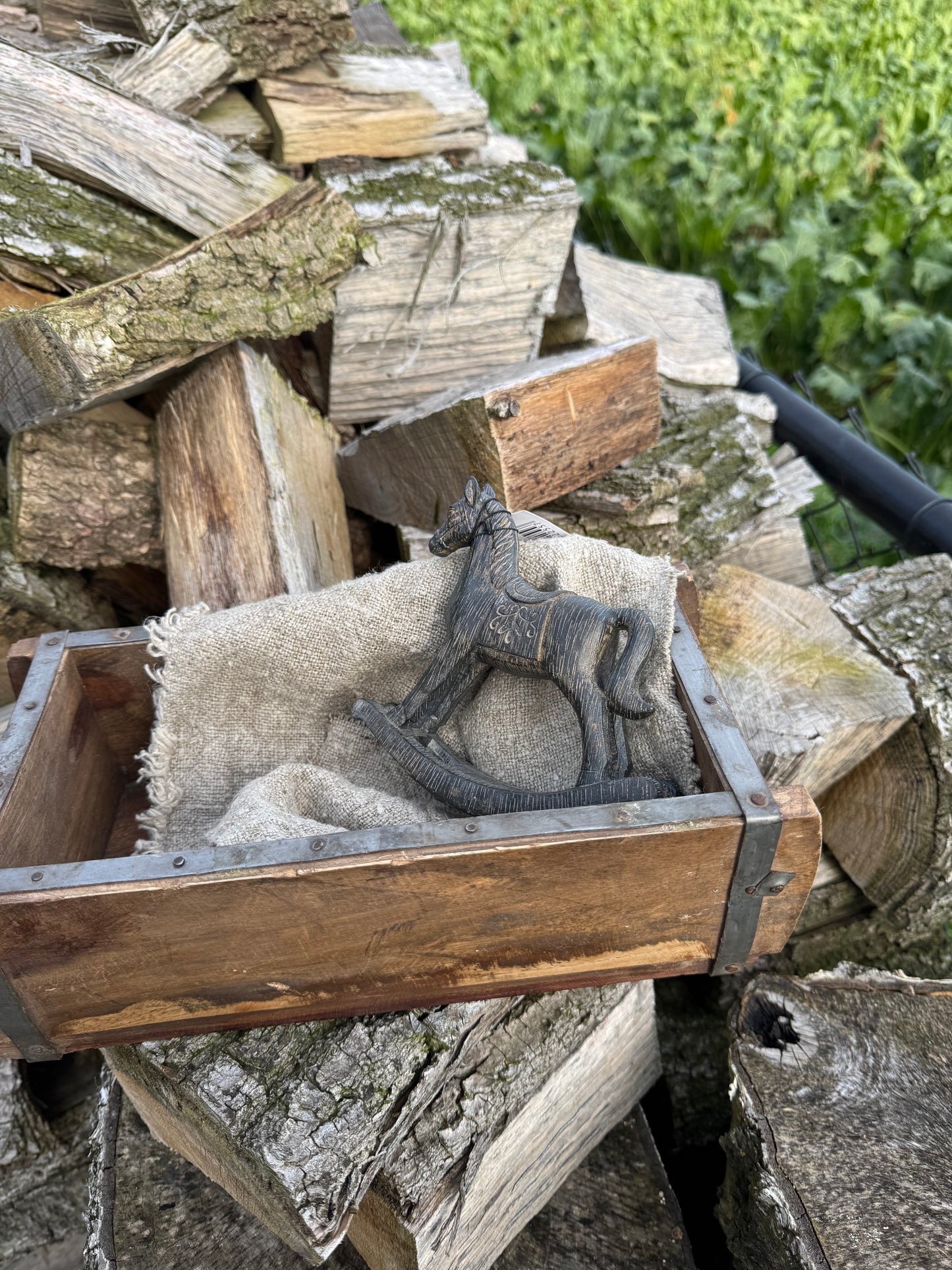 Houten stoer sober paardje