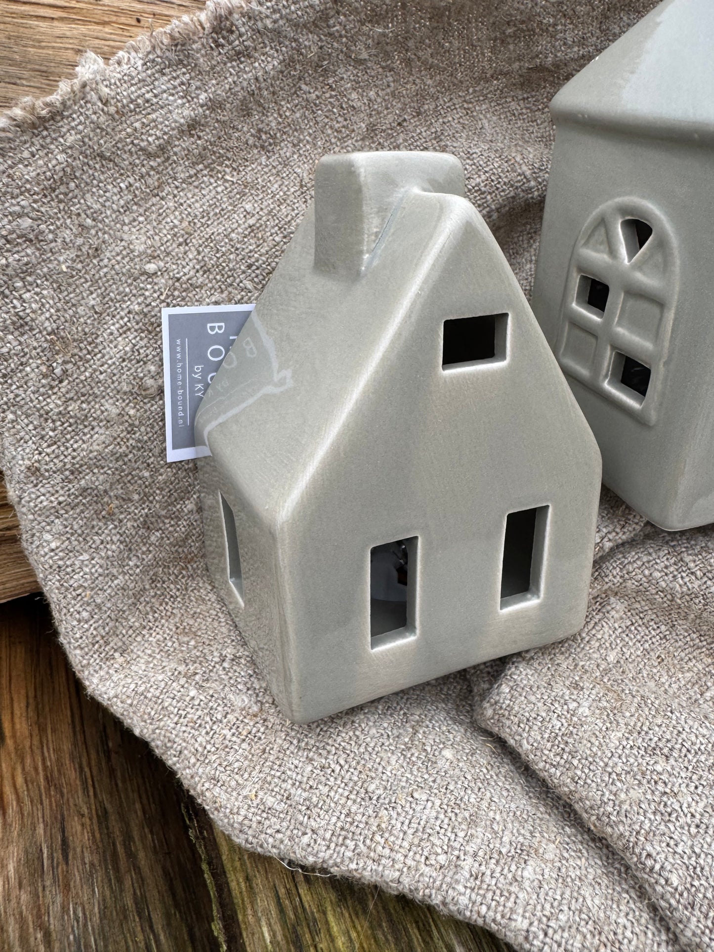 Aardewerk huisje taupe led Groot/Klein