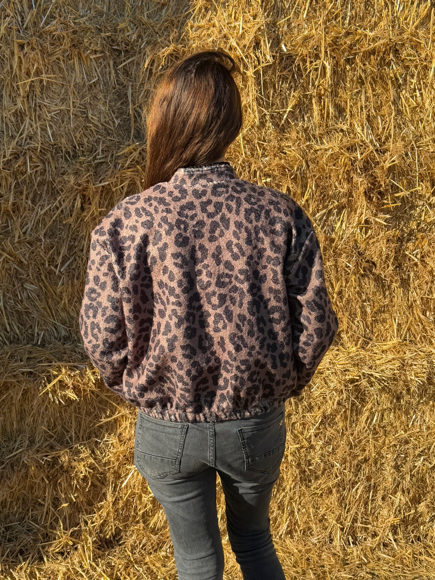 Bomber met panter print donker