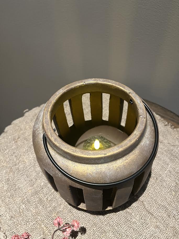 Golden light holder groot