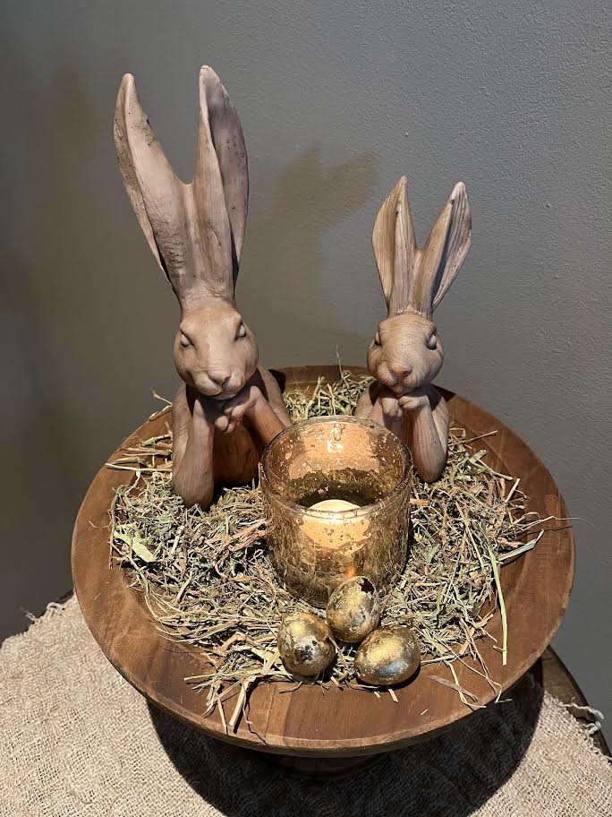 Groot plateau met grote en middel zen hazen en bubble glaasje