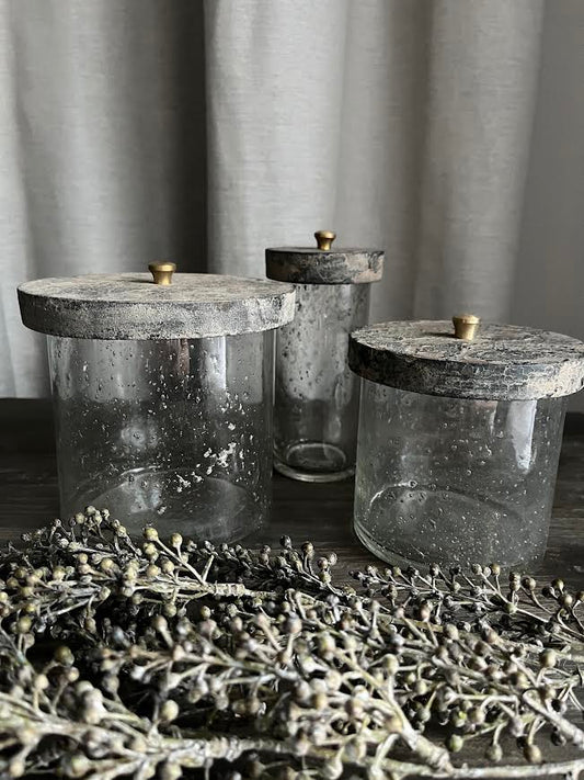 Glazen voorraad potten met houten deksel