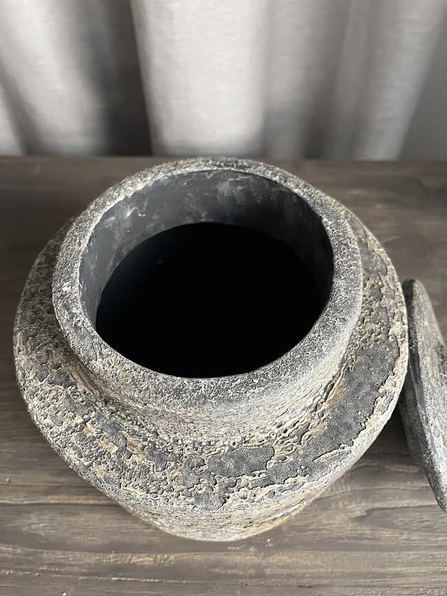 Stenen Mosh pot met deksel