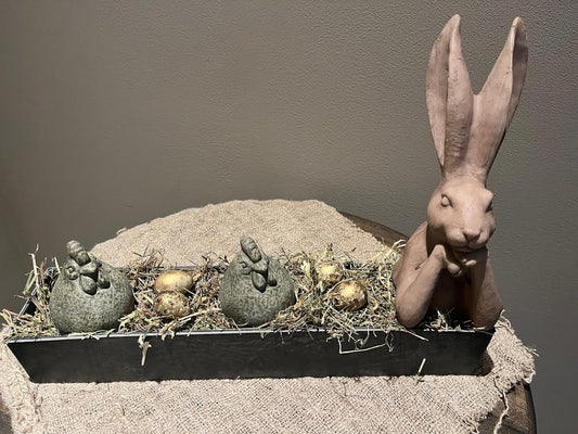 Langwerpige tray met zen haas en 2 kippetjes grijs