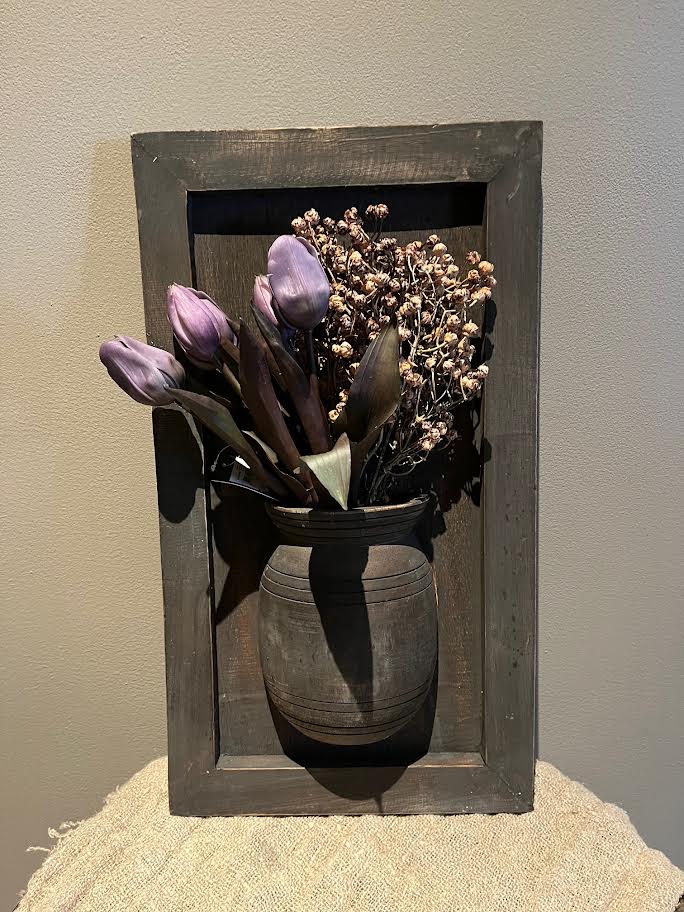 Wandpaneel donker met halve houten pot