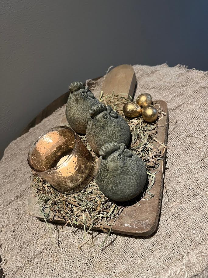 Tapasplank old wood met 3 kleine kippetjes en klein bubble glaasje