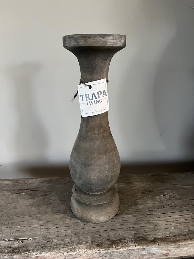 Vergrijsde houten kandelaar Trapaliving
