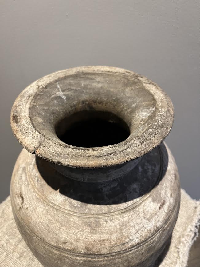 Nepalese houten pot hoog