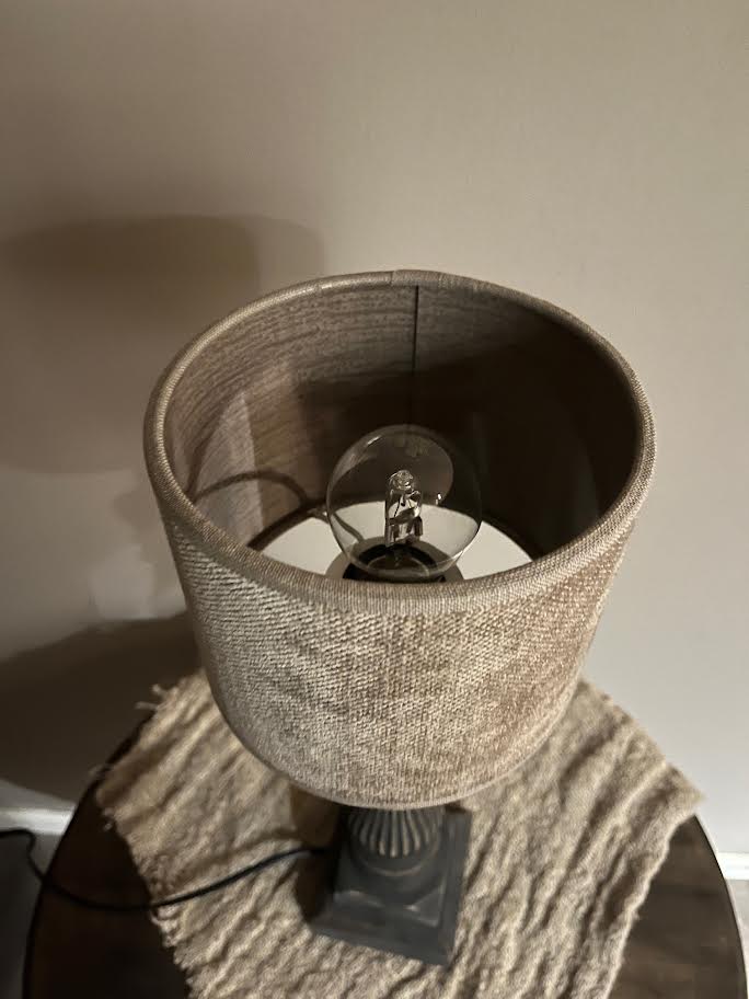 Houten voet met stoffen kap klein