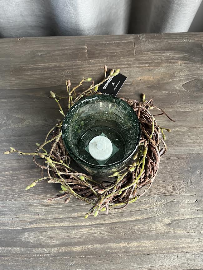 Decoratieve krans met glazen windlicht