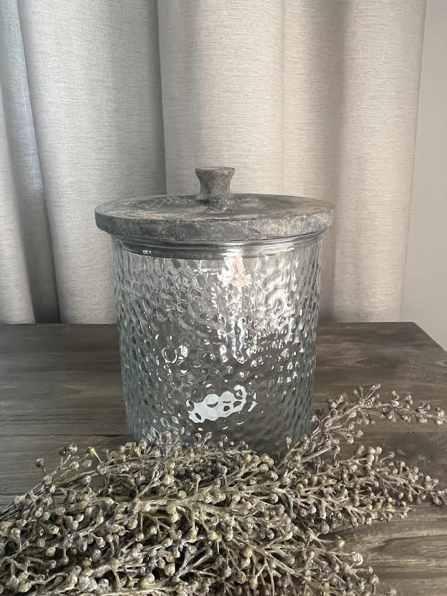 Grote glazen voorraad pot met houten deksel