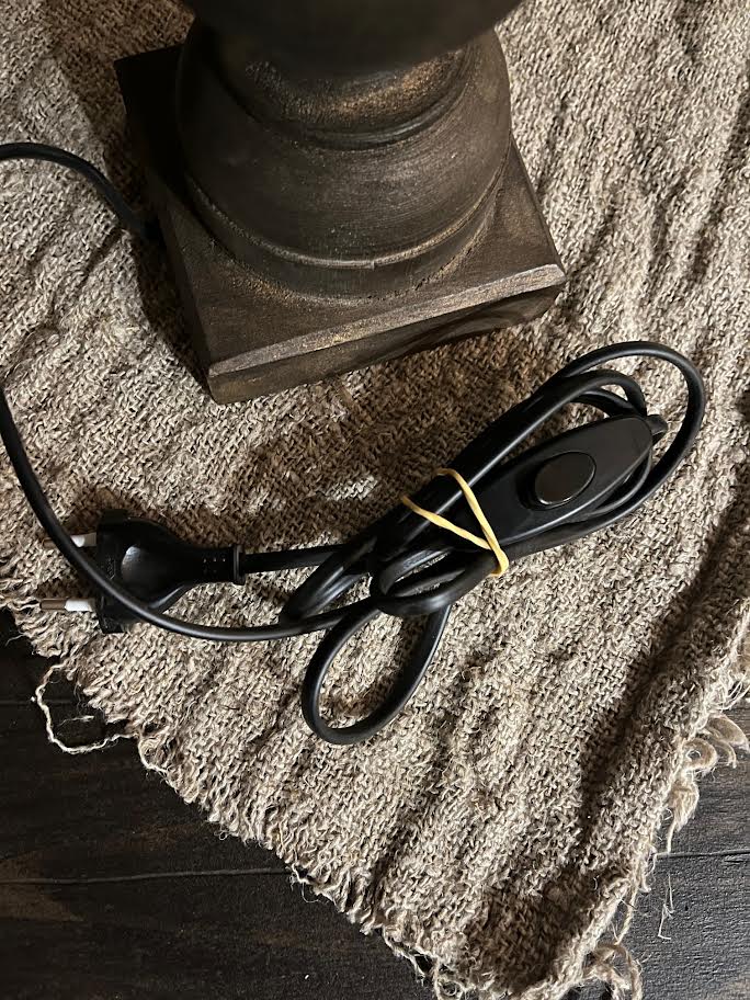 Houten voet met stoffen kap klein