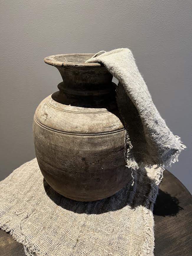 Nepalese houten pot hoog