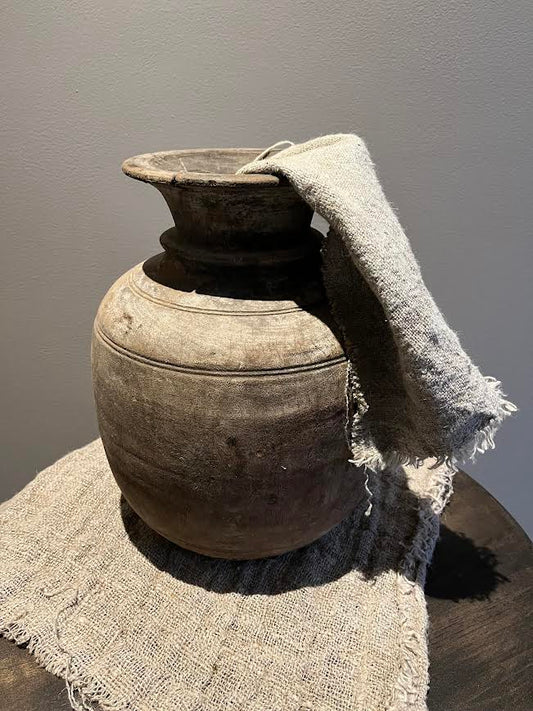 Nepalese houten pot hoog
