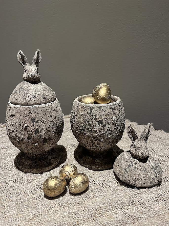 Haas potje met deksel  in ei vorm