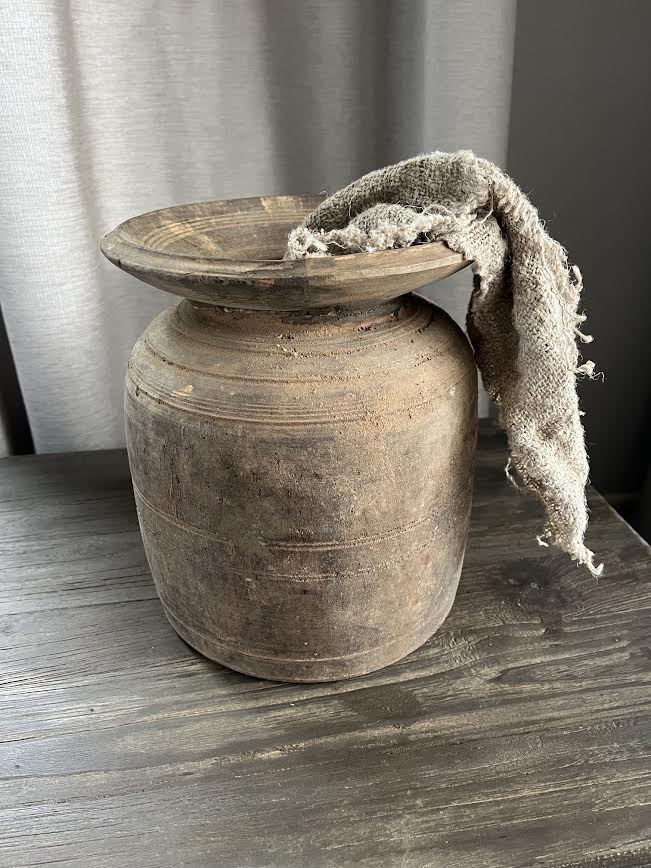 Nepalese houten  pot