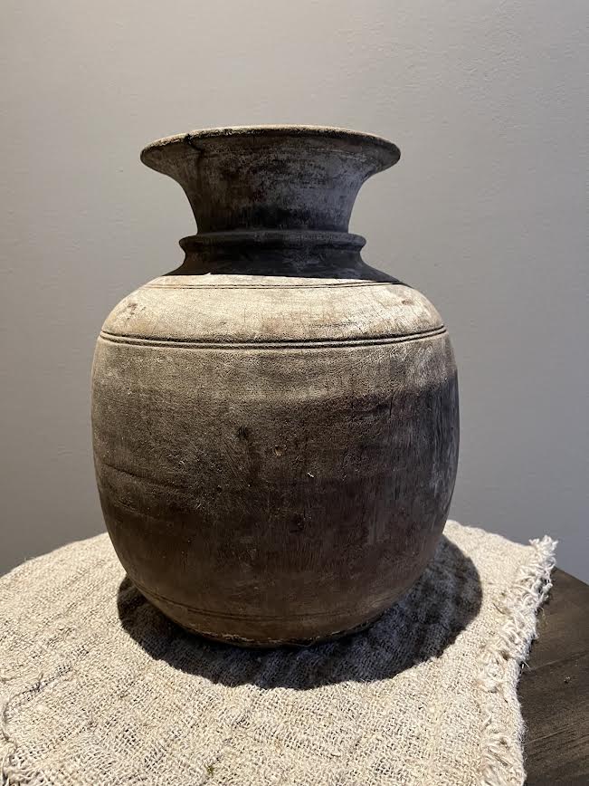 Nepalese houten pot hoog