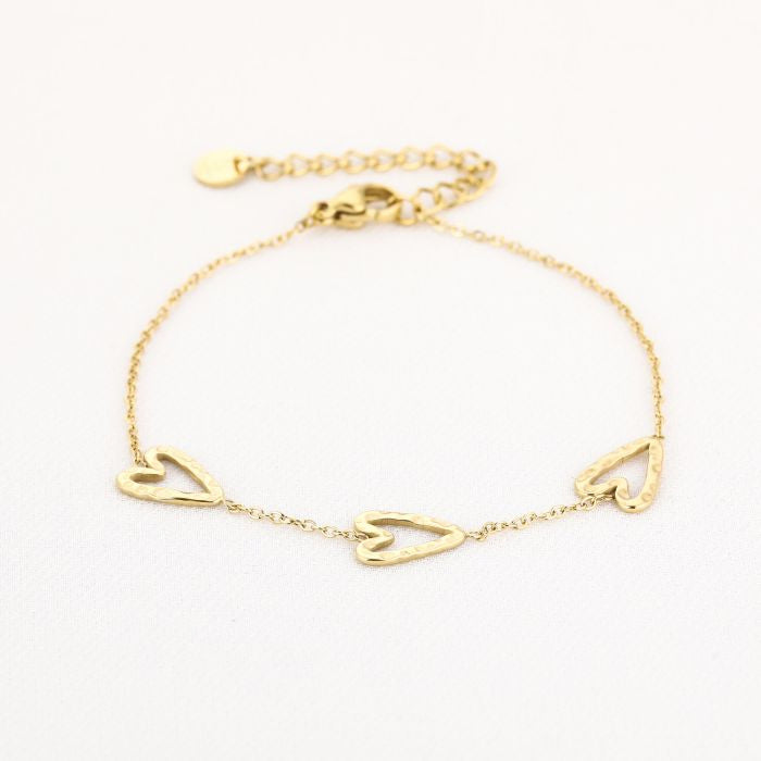 3 hartjes armbandje